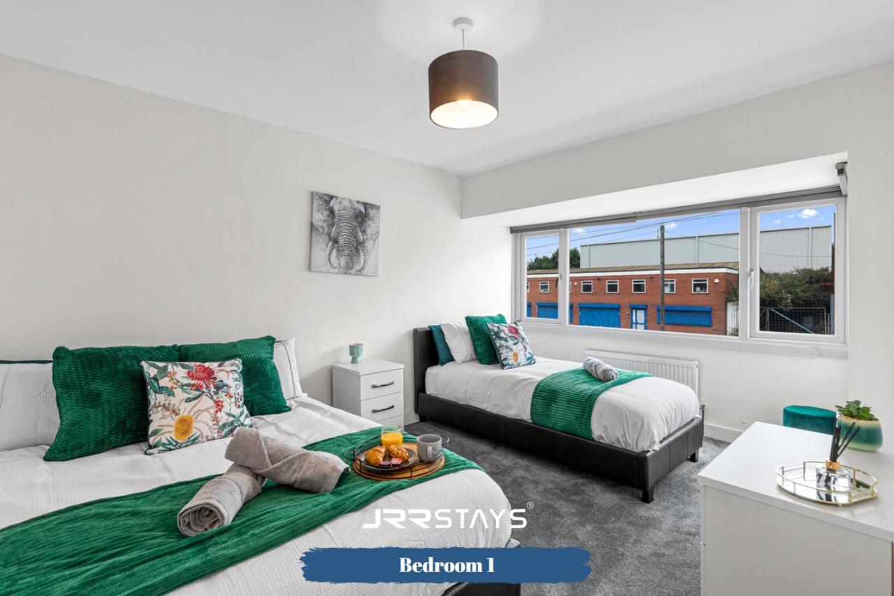Tipton 3 Bedroom House Garden Sleeps 7 - Jrr Stays Coseley Zewnętrze zdjęcie