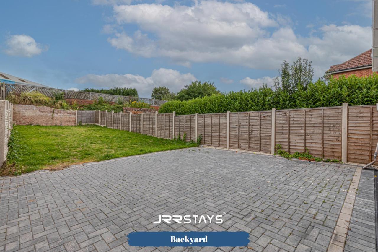 Tipton 3 Bedroom House Garden Sleeps 7 - Jrr Stays Coseley Zewnętrze zdjęcie